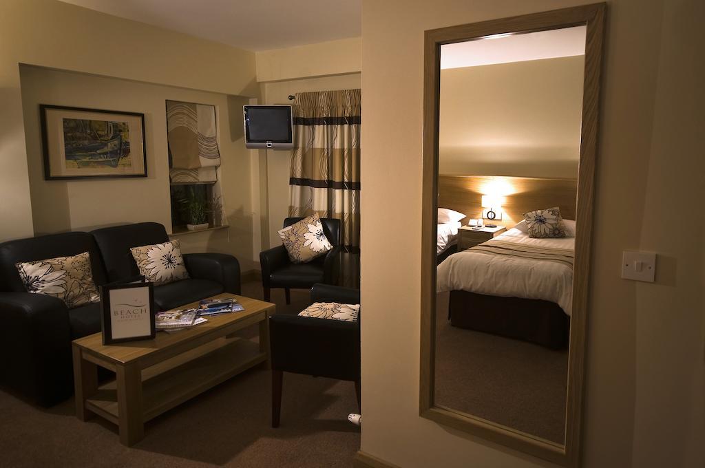 Beach Hotel & Restaurant Downings Room photo